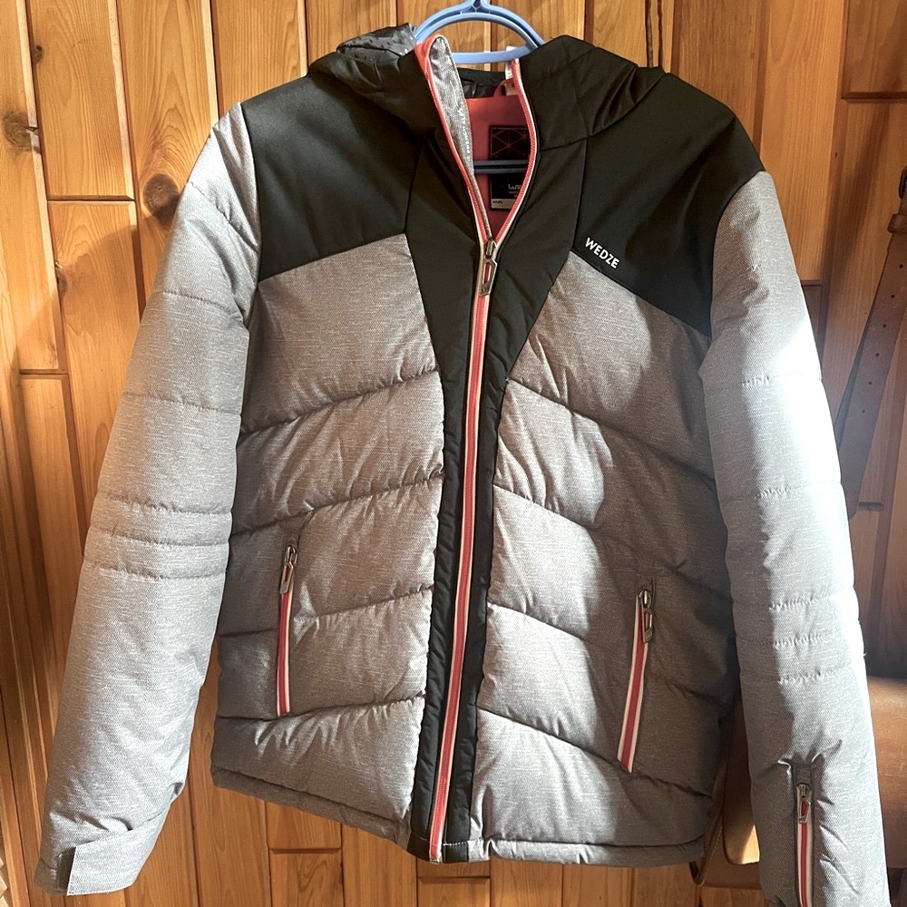 Designed in France 🇫🇷 Wedze down-filled youth winter jacket